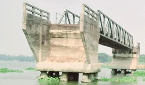 বিষ্ণুপুরে ঠায় দাঁড়িয়ে বেইলি ব্রিজ