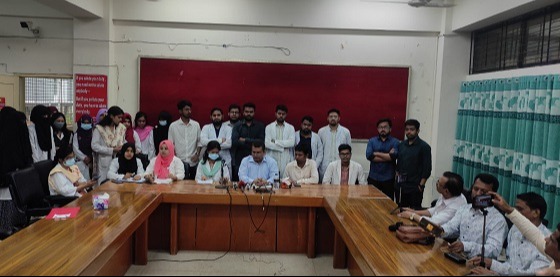 পবিপ্রবি শিক্ষার্থীর মৃত্যুর ঘটনায় স্বাস্থ্য বিভাগের কোন দায় নেই, সংবাদ সম্মেলনে চিকিৎসকরা