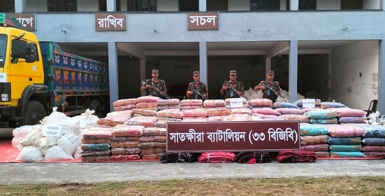 দেবহাটার মালিকের ট্রাকসহ ৯কোটি টাকার ভারতীয় পন্য আটক