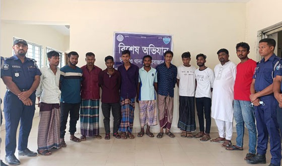 ইসলামপুরে সরঞ্জামসহ ১১ জুয়াড়ি আটক