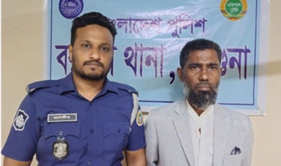 শেখ হাসিনার নামে ঈদ উপহার দেয়া সেই হালিম মোল্লা গ্রেফতার