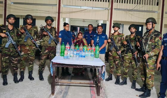 কালীগঞ্জে বিপুল পরিমাণ চোলাই মদসহ নারী আটক