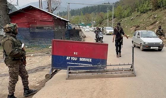 ভারতশাসিত কাশ্মীরে পর্যটকদের ওপর গুলি, নিহত অন্তত ২০