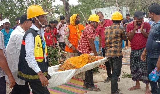 কয়রায় দুর্যোগের সচেতনতামুলক মাঠ মহড়া অনুষ্ঠিত