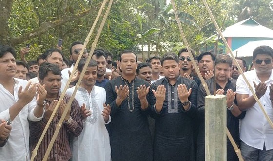 ভালুকায় করব জিয়ারত করলেন ছাত্রদল কেন্দ্রিয় কামিটির সভাপতি রাকিবুল