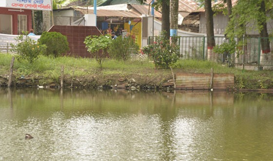 পবিপ্রবির ঐতিহ্যবাহী লাল কমল ও নীল কমল লেক হুমকিতে