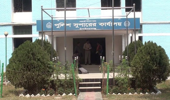 চাঁপাইনবাবগঞ্জে কিশোর-তরুণ অপরাধী চক্রের গ্রেপ্তার ৭