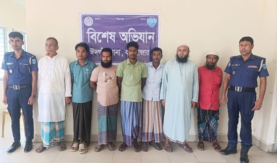 ঈদগাঁওতে এজাহার নামীয় ও পরোয়ানা ভূক্ত আসামি আটক