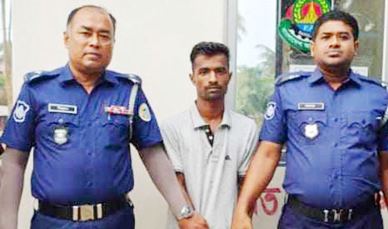 স্কুলছাত্রীকে তুলে নিয়ে ধর্ষণ, ধর্ষক গ্রেপ্তার