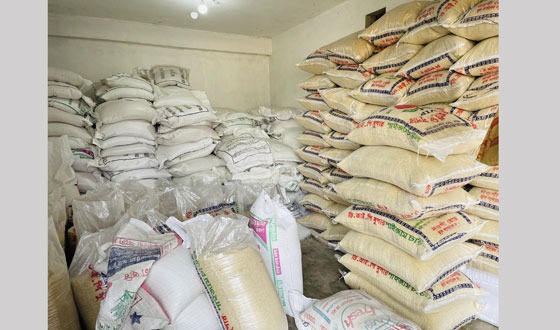 রাণীনগরে ২৯হাজার ৩১০কেজি সরকারি চাল জব্দ