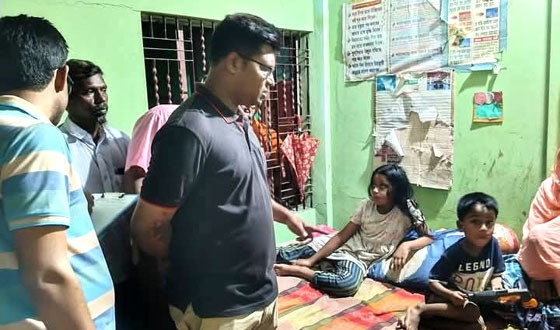 বিদ্যুতায়িত হয়ে নির্মাণ শ্রমিকের মৃত্যু, প্রশাসনের সহায়তা প্রদান