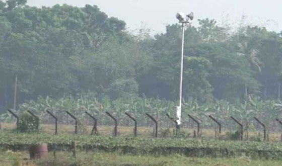 ভারতে নারী পাচারকালে গ্রেফতার ১