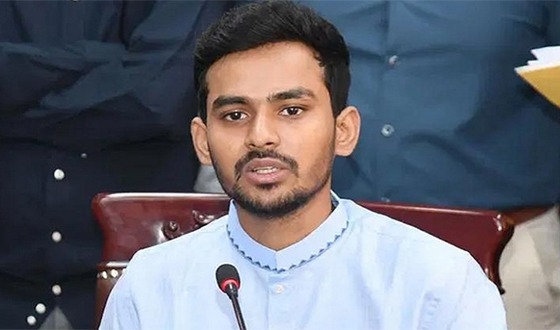 যখন রাজনীতিতে যুক্ত হবো, তখন সেরা অপশনই বেছে নেবো: উপদেষ্টা আসিফ