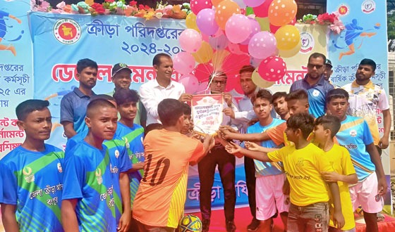 রংপুরে ডেভেলপমেন্ট কাপ ফুটবল টুর্নামেন্ট ও ফুটবল প্রশিক্ষণের উদ্‌বোধন