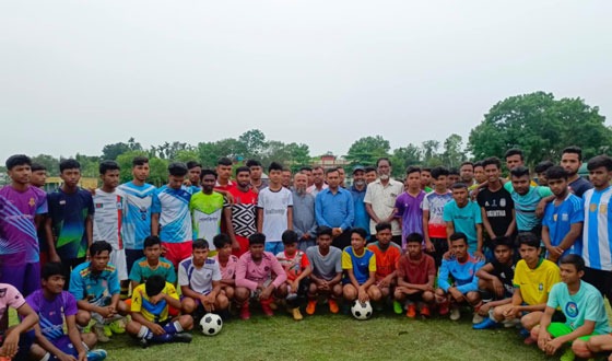 খানসামায় মাসব্যাপি ফুটবল প্রশিক্ষণ এর উদ্বোধন