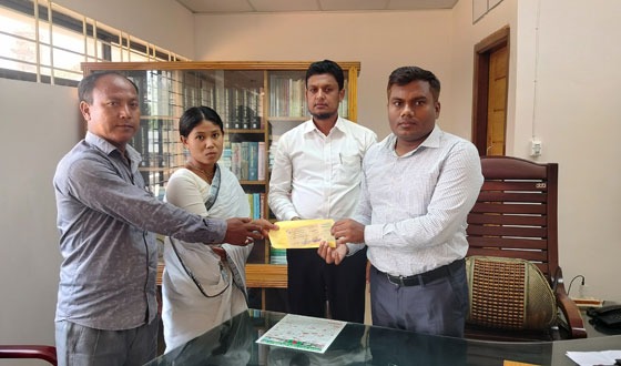 ঝিনাইগাতীতে কূপে শ্বাসরুদ্ধে নিহত দুই পরিবারকে আর্থিক সহায়তা