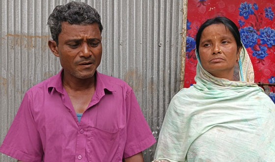 বাড়ি থেকে ধরে নিয়ে পেটালেন সনাতন ধর্মালম্বি নারায়নকে