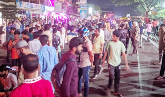 ববি শিক্ষার্থীদের মহাসড়ক অবরোধ করে বিক্ষোভ