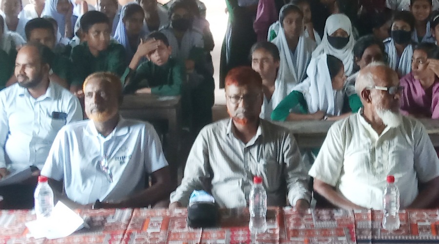 মেলান্দহে ওয়াল ম্যাগাজিন পারাবত প্রকাশনা