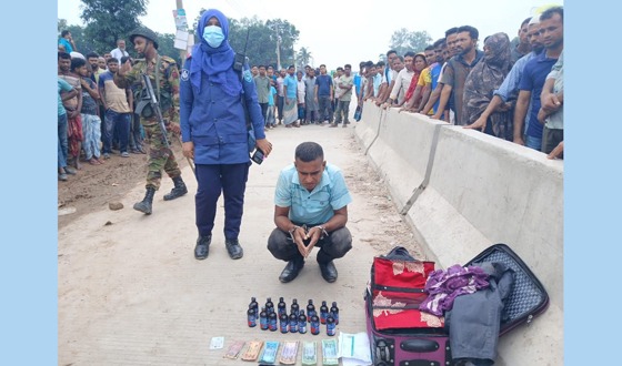 পলাশবাড়ীতে ফেনসিডিলসহ মাদক কারবারী আটক