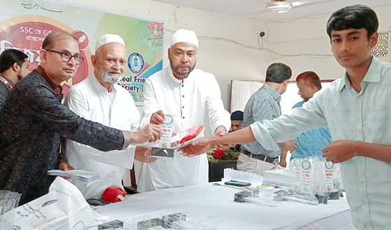 নাঙ্গলকোটে জিপিএ-৫ প্রাপ্তদের বিজয়ী উল্লাস