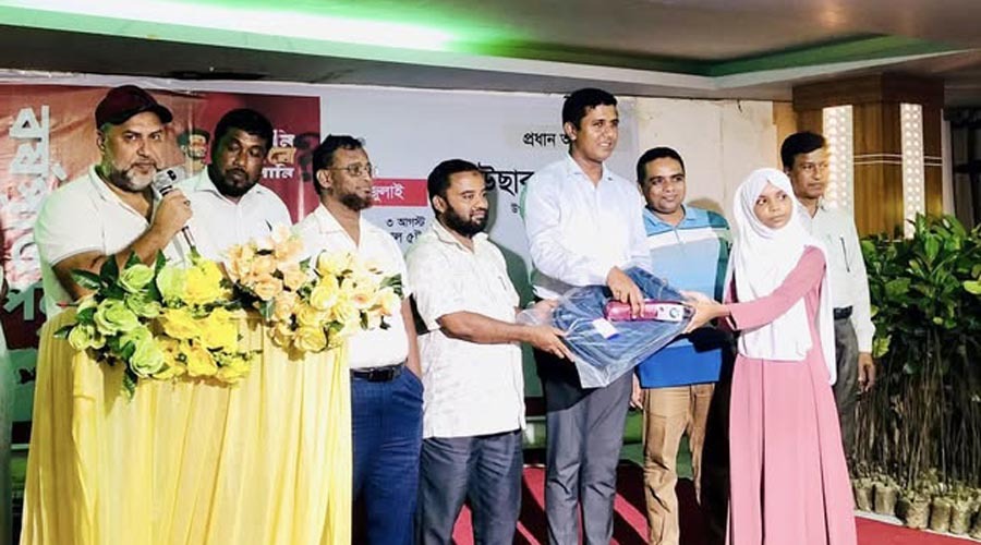 লাকসামে জুলাই বিপ্লবের বর্ষপুর্তি উদযাপনে প্রতিযোগিতা ও সম্মাননা