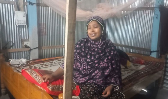 কান্না যেন থামছে না জুলাই যোদ্ধা শহীদ মিরাজের মায়ের