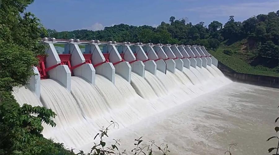 বৃষ্টিপাত ও পাহাড়ি ঢলে বিপর্যস্ত রাঙামাটি: হ্রদের পানি কমলেও বিপদ কাটেনি