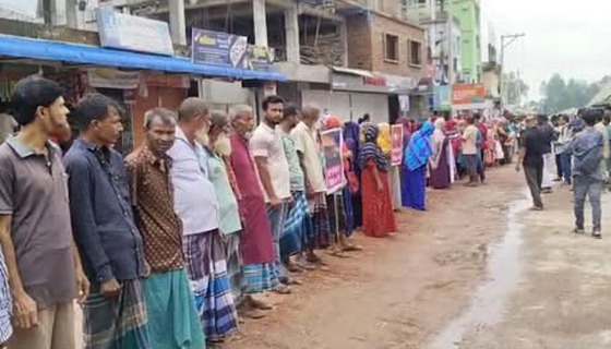 গাইবান্ধায় ব্যবসায়ীর বাড়িতে অগ্নিসংযোগ, নিরাপত্তার দাবি