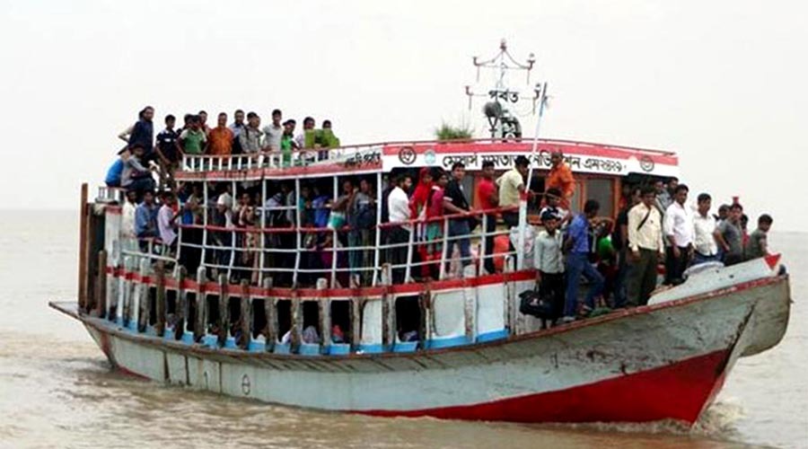 ১৩ ঘণ্টা পর পাটুরিয়া-দৌলতদিয়া নৌরুটে লঞ্চ চলাচল স্বাভাবিক