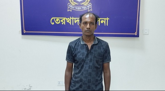 নৌবাহিনীর যৌথ অভিযানে ইয়াবাসহ আসামী আটক