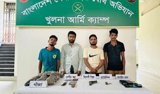 খুলনায় হত্যা মামলার আসামিসহ গ্রেপ্তার ৪