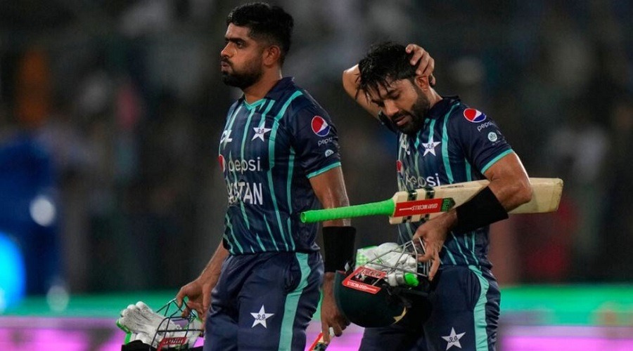 এশিয়া কাপে বাদ পড়ার শঙ্কায় বাবর-রিজওয়ান