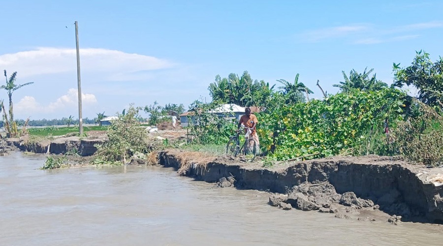 তিস্তা নদী ভাঙ্গন: রাজারহাটে ৫ ঘন্টায় ১৫ বাড়ি বিলিন, মাথা গোঁজার ঠাঁই নেই