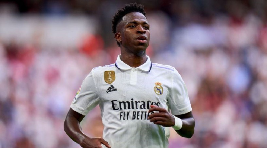 চুক্তি নিয়ে অসন্তোষ! রিয়ালের প্রস্তাব ফিরিয়ে দিলেন ভিনিসিয়ুস