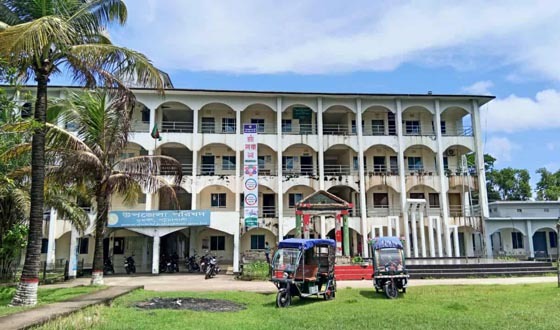 পটুয়াখালীর দুমকিতে কৃষকদের ভর্তুকি মূল্যের কৃষি যন্ত্রপাতি বিতরনে অনিয়মের অভিযোগ