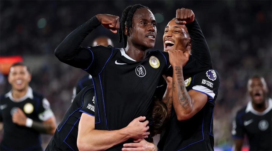 ওয়েস্ট হ্যামকে উড়িয়ে প্রিমিয়ার লিগের শীর্ষে চেলসি