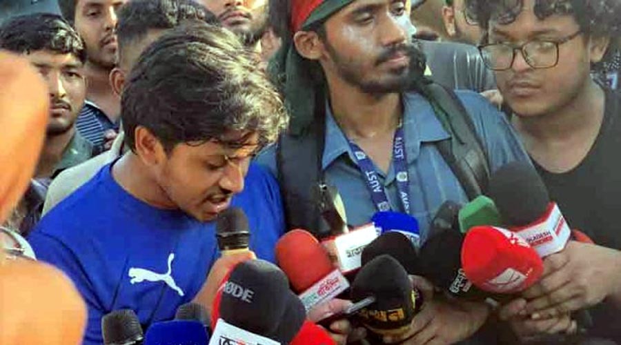 প্রকৌশল শিক্ষার্থীদের নতুন কর্মসূচি: দাবিমেনে না নেওয়া পর্যন্ত শাহবাগে অবস্থান