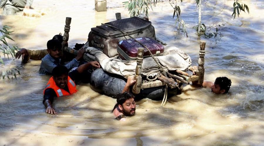 বাঁধ ছাড়লো ভারত, পাকিস্তানে ভয়াবহ বন্যায় প্রাণ গেল ১৫ জনের