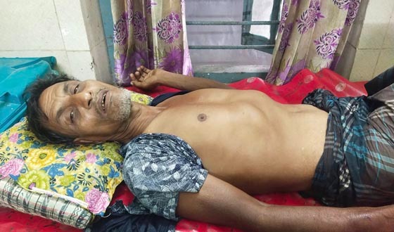 ভ্যান চালক ১লক্ষ টাকা চাঁদা দিতে না পারায় হাতুড়ি পেটা করে হত্যা চেষ্টা