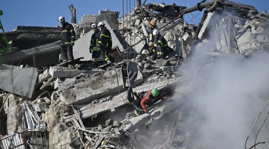 রাশিয়ার ক্ষেপণাস্ত্র হামলায় কাঁপল কিয়েভ, নিহত অন্তত ২৩