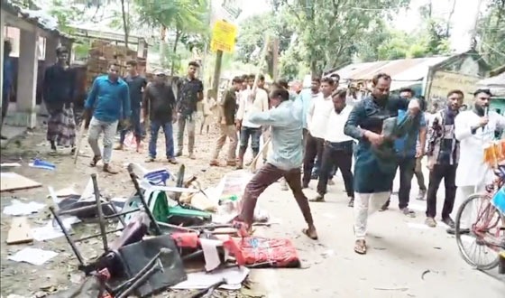 নুরের ওপর হামলার প্রতিবাদে হরিপুরে জাপা অফিস ভাঙচুর