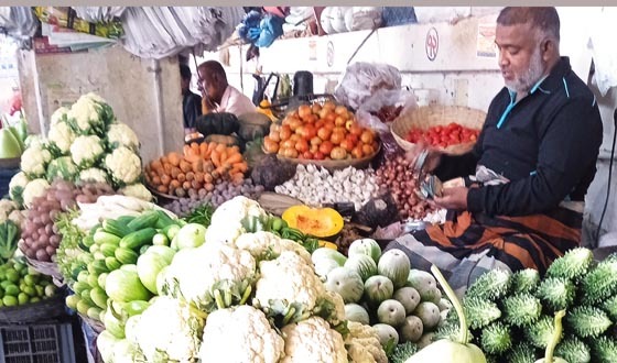 পাঁচবিবিতে শীতকালীন সব্জির দাম নাগালের মধ্যে