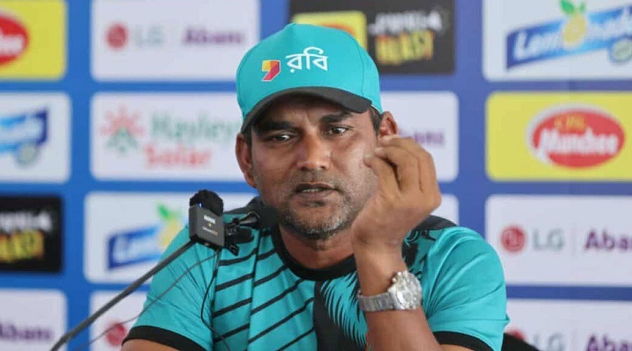 পদত্যাগ করছেন না সালাউদ্দিন