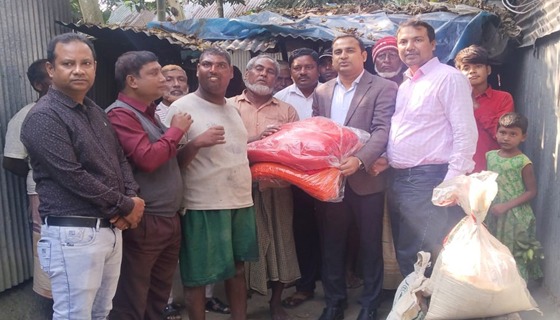 প্রতিবন্ধী দুই ভাইকে সহযোগীতা করলো রাজারহাট উপজেলা নির্বাহী অফিসার