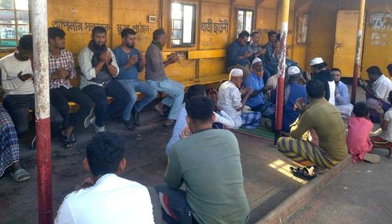 বাজিতপুরে সড়ক ও জনপদের ফেরিটি আবারও চালু হলো