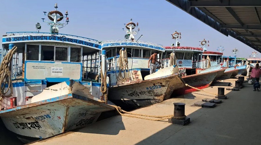 নৌপথে বেপরোয়া চাঁদাবাজিতে অতিষ্ঠ নৌযান চালক-শ্রমিকরা