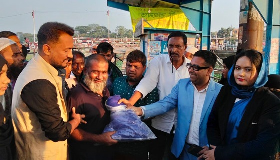 চাঁদপুরে শীতার্তদের মাঝে কম্বল বিতরণ