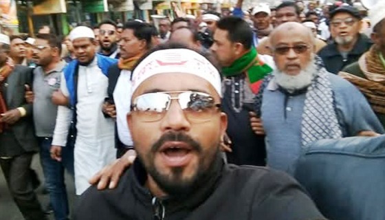 সরকারের বিশেষ গুরুত্বপূর্ণ স্থাপনা সীমানার ভিতরে চলছে বালুর ব্যবসা