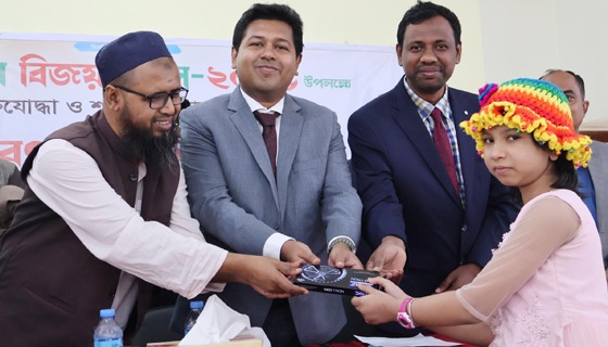 সিংড়ায় বীর মুক্তিযোদ্ধা ও শহীদ পরিবারের সদস্যদের সংবর্ধনা